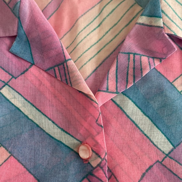 SOLD Vtg 60s MOD Spring Button Shirt Geo Print Feminine Styling True Vintage Blo - Picture 8 of 9